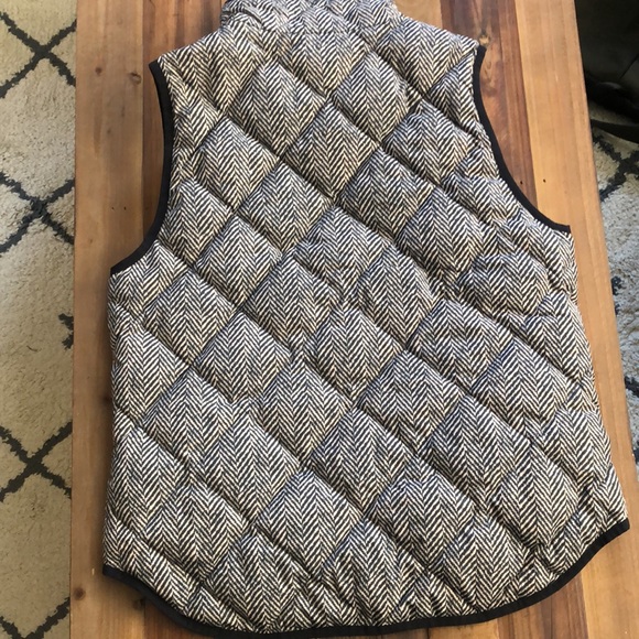 J. Crew herringbone puffy vest - size medium - Picture 5 of 5